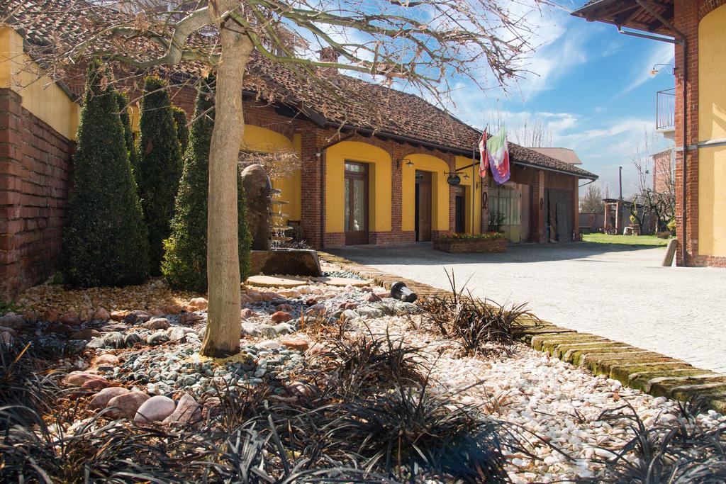 Casa Del Grande Vecchio Bed and Breakfast Airasca Eksteriør billede