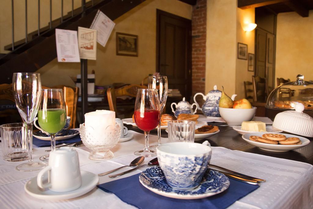 Casa Del Grande Vecchio Bed and Breakfast Airasca Eksteriør billede