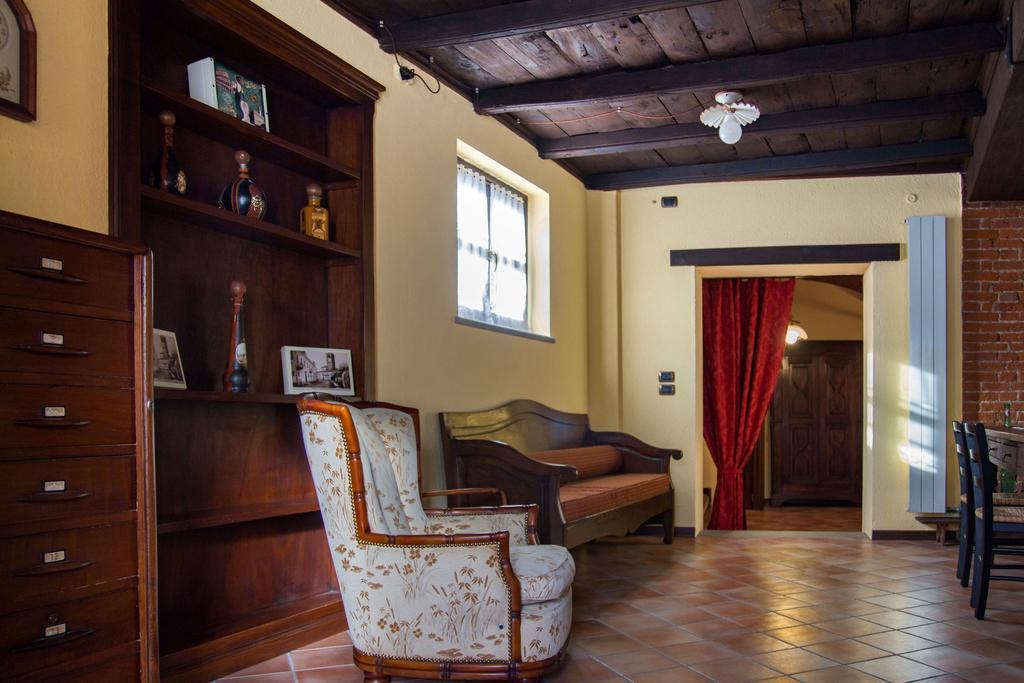 Casa Del Grande Vecchio Bed and Breakfast Airasca Eksteriør billede