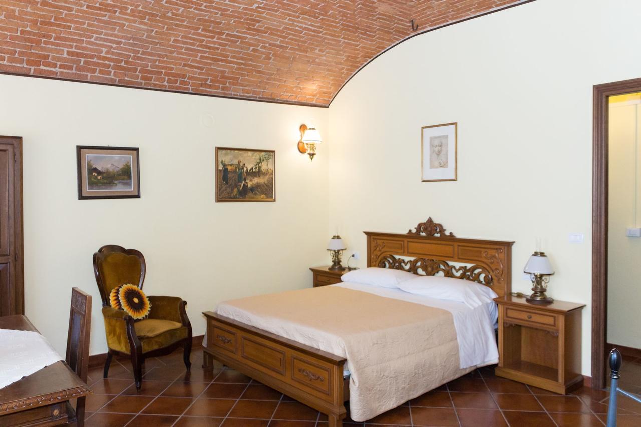 Casa Del Grande Vecchio Bed and Breakfast Airasca Eksteriør billede