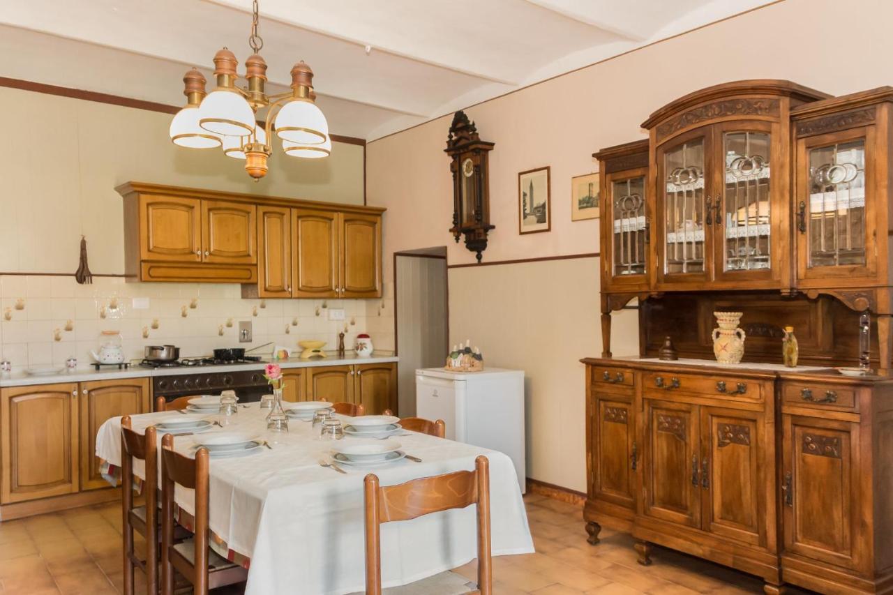 Casa Del Grande Vecchio Bed and Breakfast Airasca Eksteriør billede