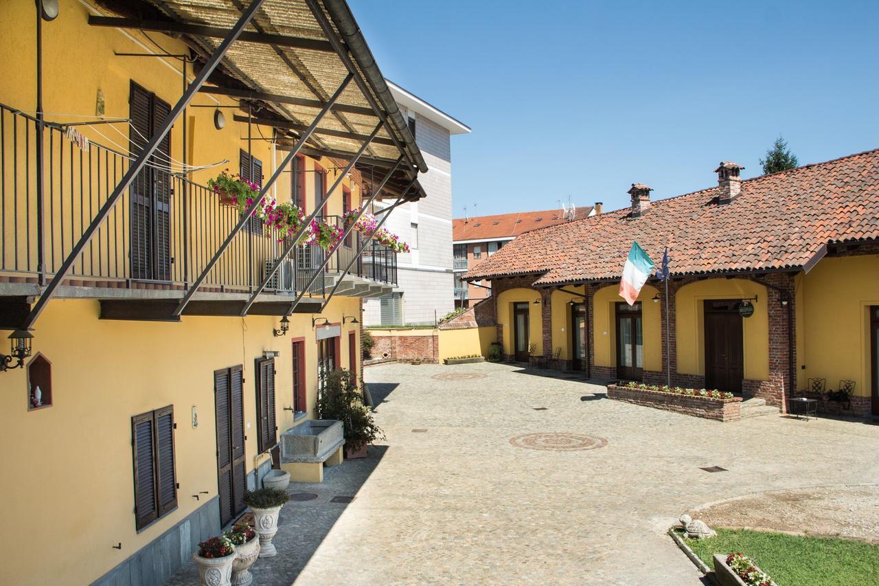 Casa Del Grande Vecchio Bed and Breakfast Airasca Eksteriør billede