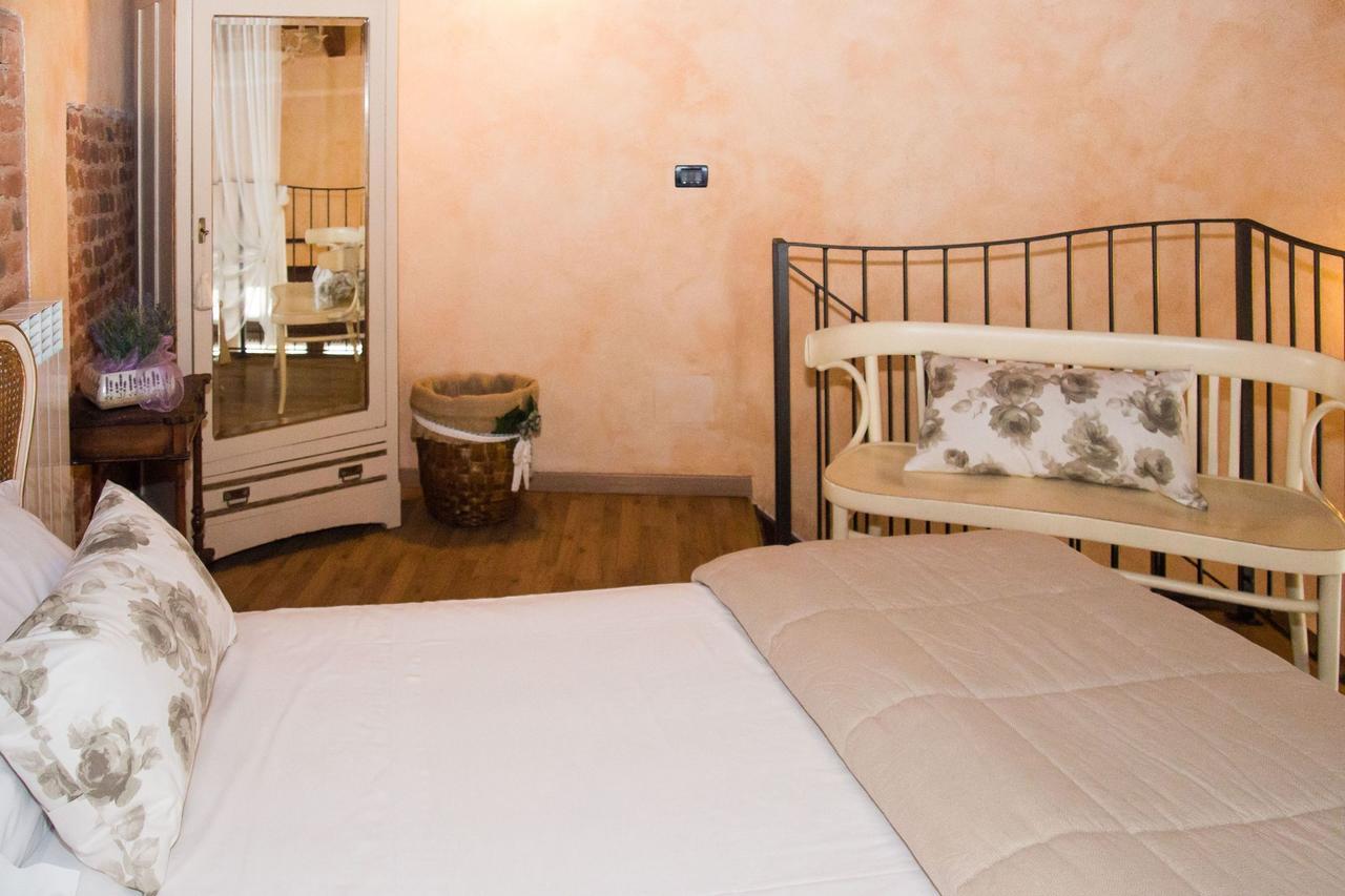 Casa Del Grande Vecchio Bed and Breakfast Airasca Eksteriør billede