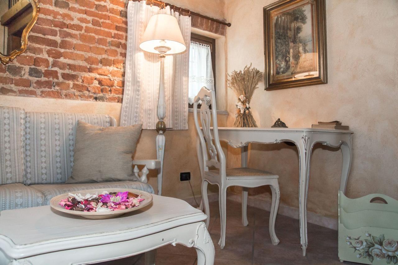 Casa Del Grande Vecchio Bed and Breakfast Airasca Eksteriør billede