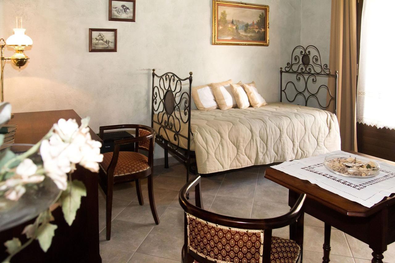Casa Del Grande Vecchio Bed and Breakfast Airasca Eksteriør billede