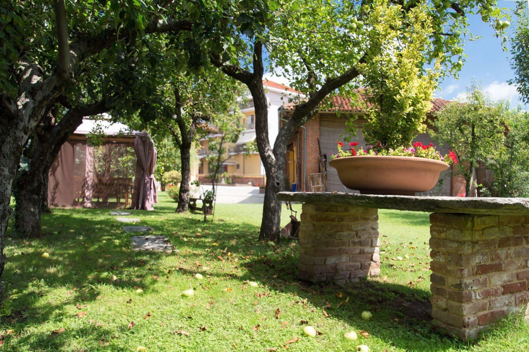 Casa Del Grande Vecchio Bed and Breakfast Airasca Eksteriør billede